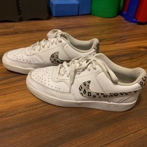 Nike Low Court Vision with Leopard Check size 8.5